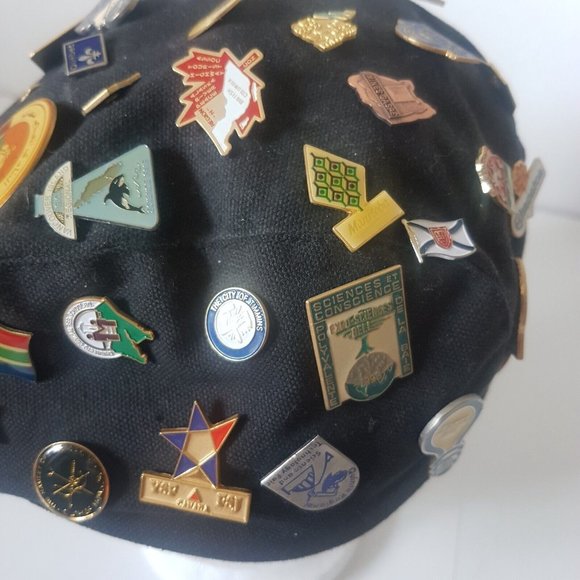 Vintage Pins LOT all Over the World 1998 CWSF Canada Wide Science Fair on Hat - Picture 12 of 15